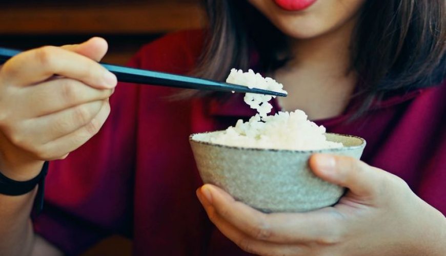 Góc văn hóa : 10 điều cấm kị khi dùng đũa tại Nhật Bản