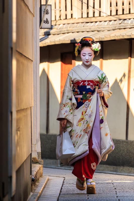 Geisha – Nghệ sỹ trình diễn trong văn hóa Nhật Bản
